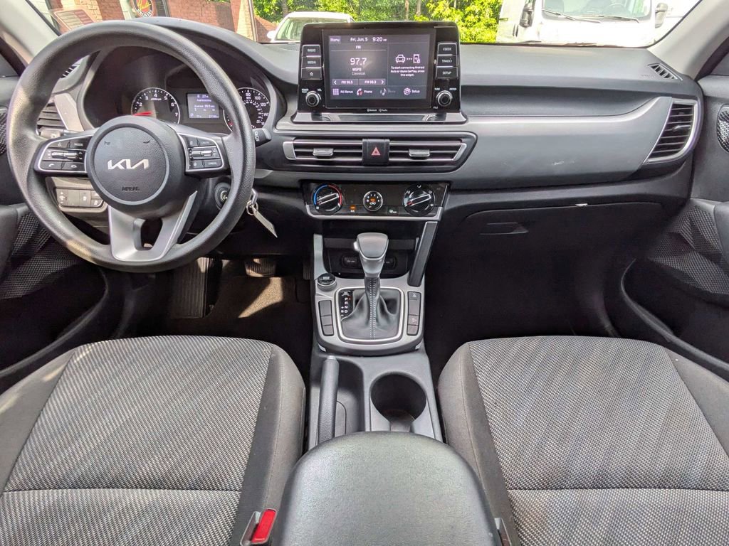 Used 2023 Kia Seltos LX AWD/4WD image 13