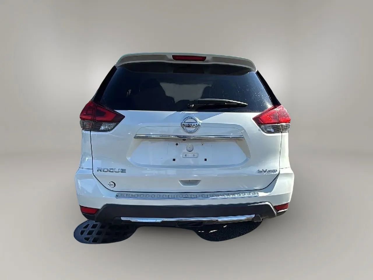Used 2018 Nissan Rogue SV image 4