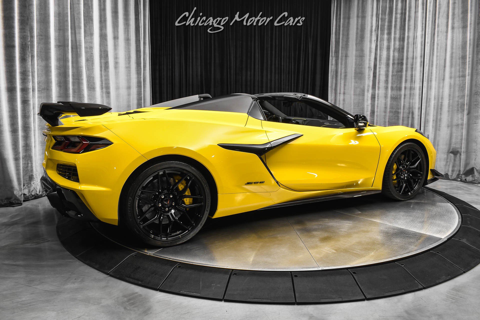 Used 2025 Chevrolet Corvette Z06 w/ Stealth Interior Trim Package image 5