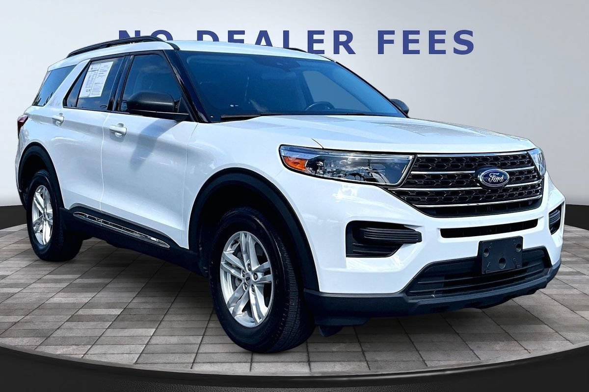 Used 2022 Ford Explorer XLT w/ Class IV Trailer Tow Package AWD/4WD image 3