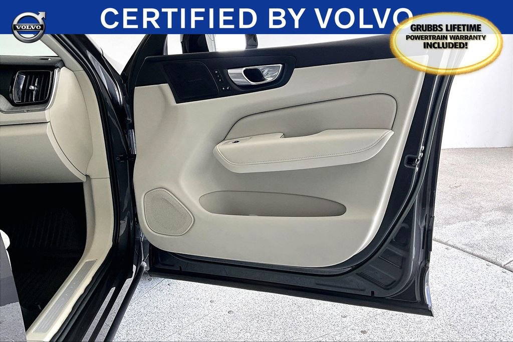 Certified 2023 Volvo XC60 B6 Ultimate w/ Protection Package Premier image 26