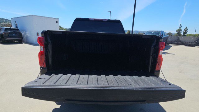 Used 2022 Chevrolet Silverado 1500 LT AWD/4WD image 26