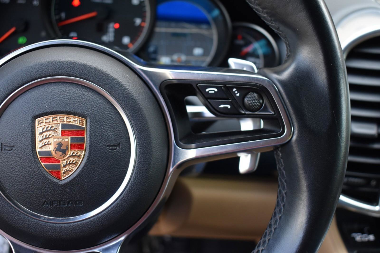 Used 2016 Porsche Cayenne image 19