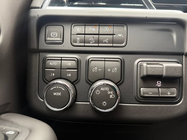 New 2026 Chevrolet Suburban LS w/ Max Trailering Package AWD/4WD image 18