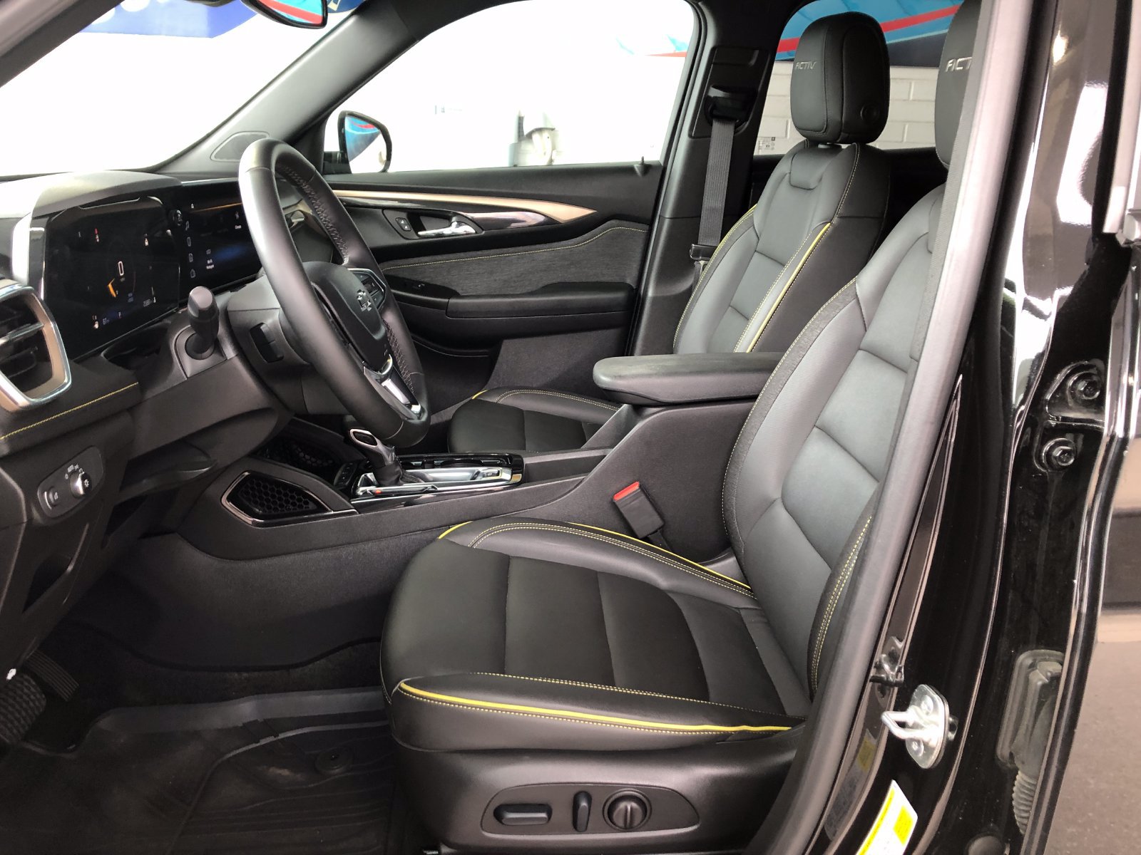 Used 2025 Chevrolet TrailBlazer ACTIV w/ Convenience Package FWD image 20