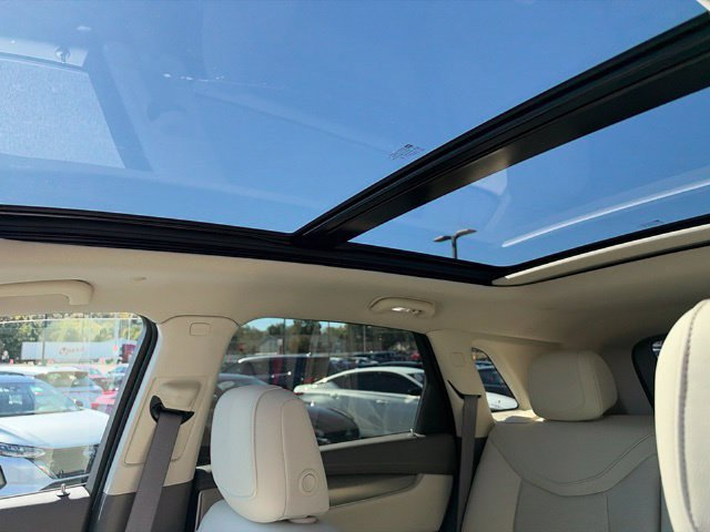 Used 2025 Cadillac XT5 Premium Luxury w/ Technology Package FWD image 6