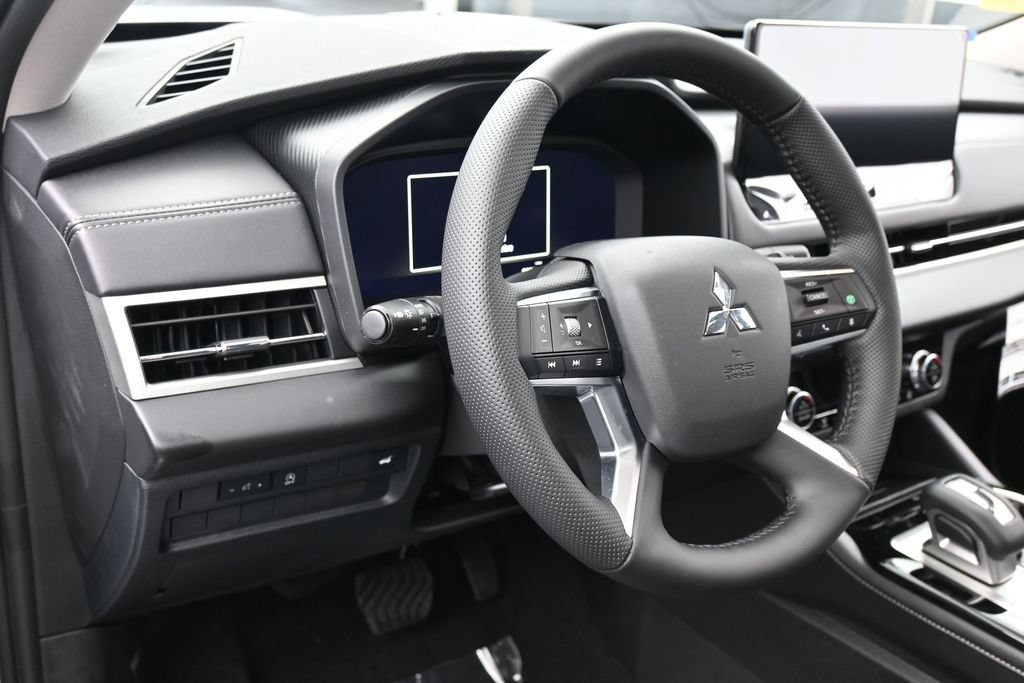 New 2026 Mitsubishi Outlander SE FWD image 15