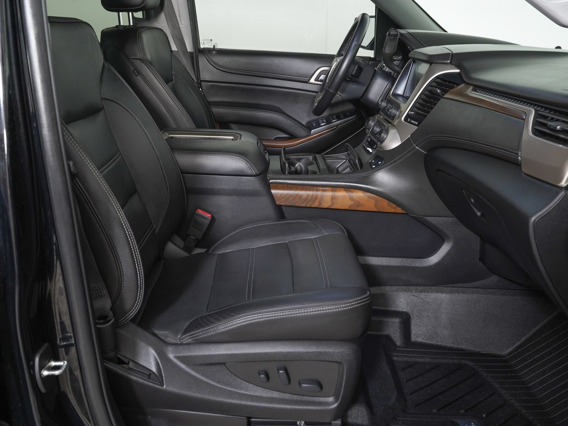 Used 2019 GMC Yukon XL Denali w/ Denali Ultimate Package RWD image 8