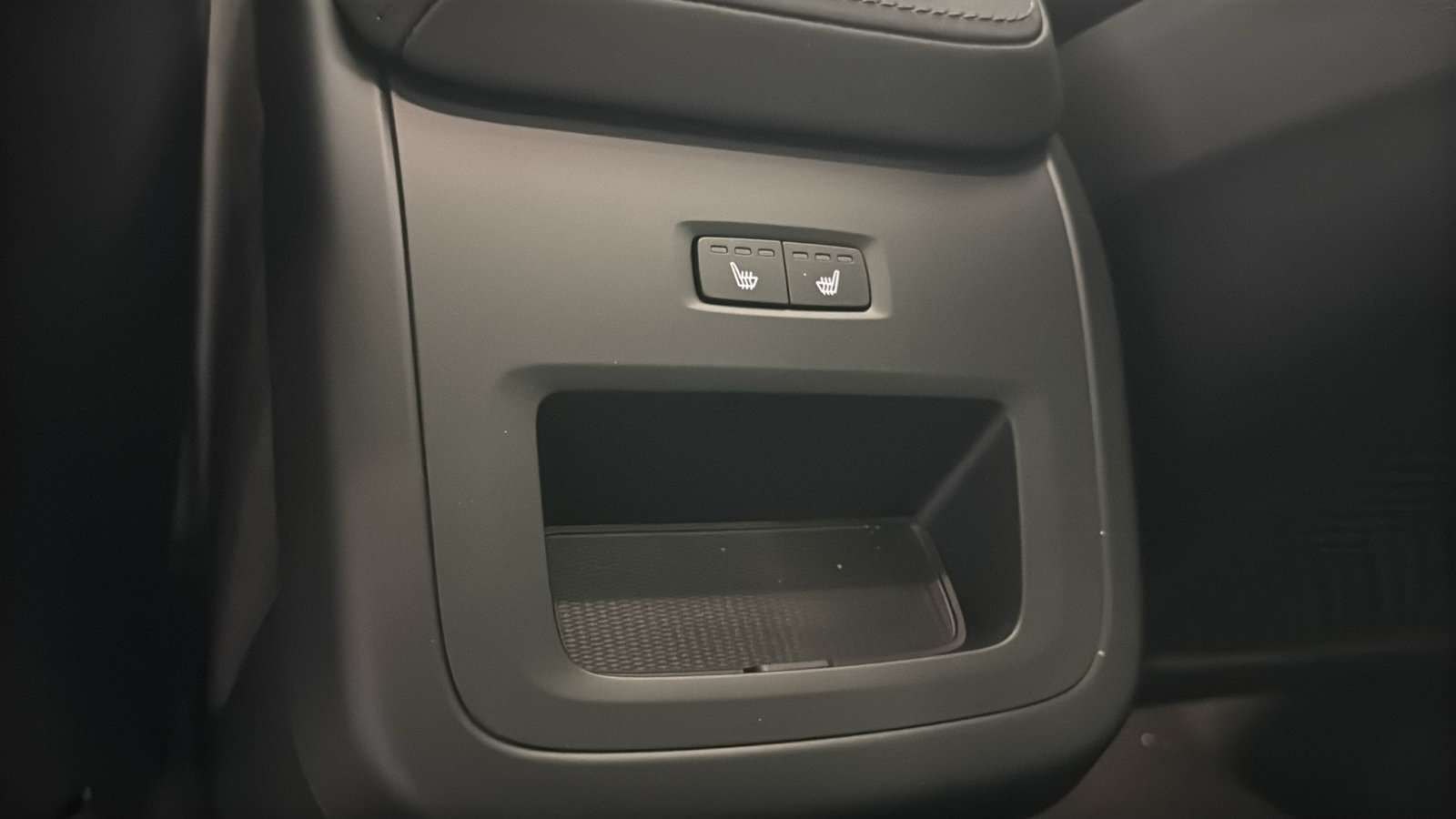 New 2027 Volvo XC60 B5 Plus AWD/4WD image 28