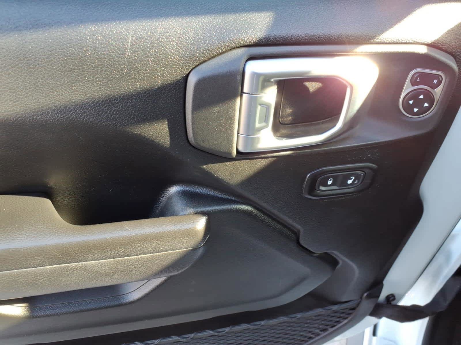 Used 2024 Jeep Wrangler Willys image 3