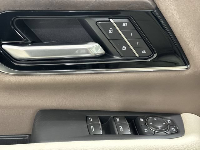 New 2026 GMC Yukon XL Denali w/ Denali Reserve Package RWD image 24