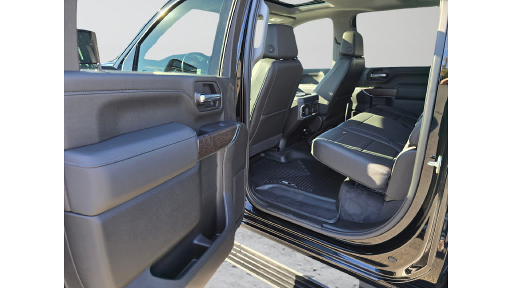 Used 2022 GMC Sierra 3500 Denali w/ Denali Ultimate Package AWD/4WD image 42