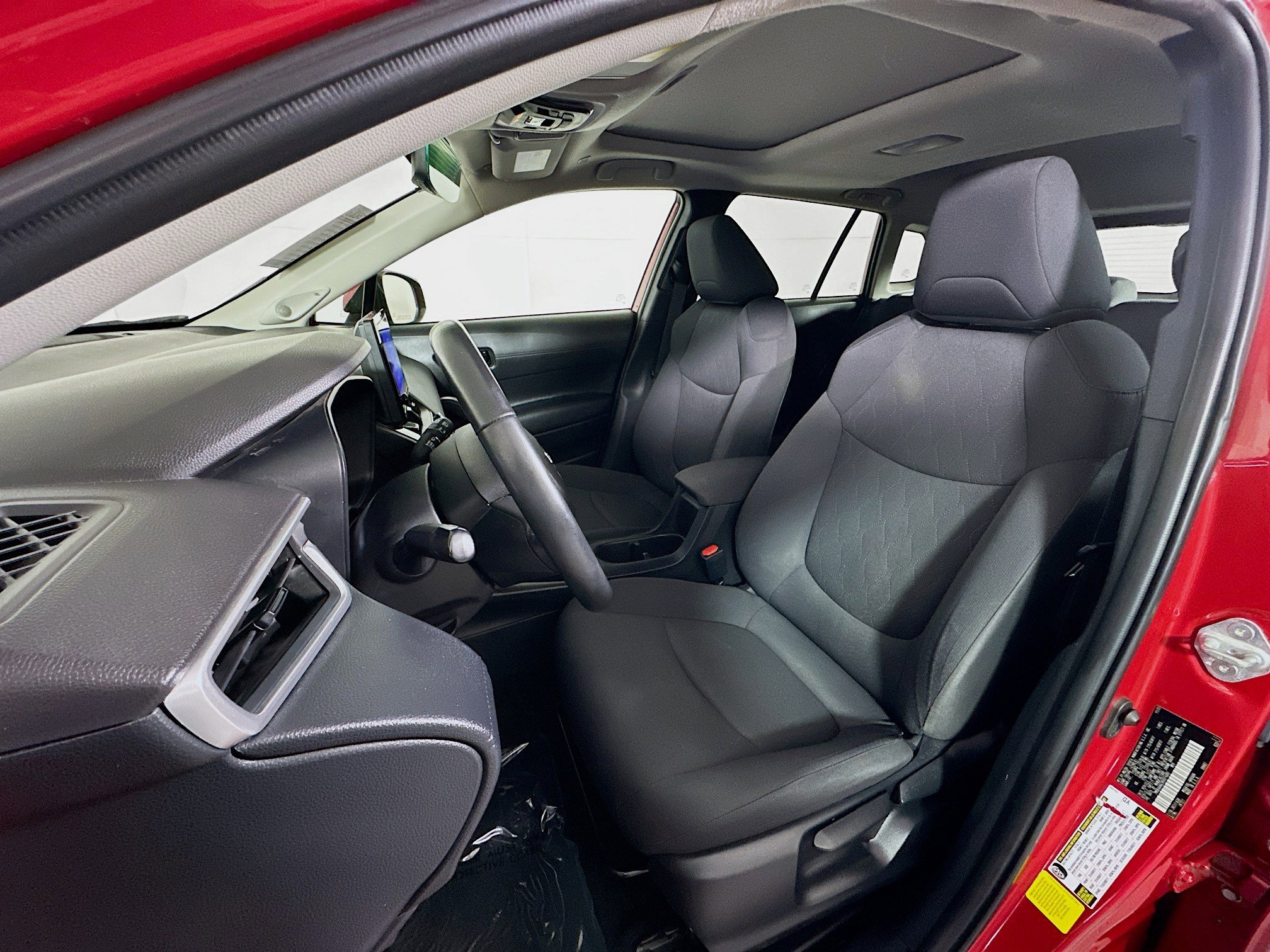 Used 2024 Toyota Corolla Cross LE w/ Moonroof Package image 12