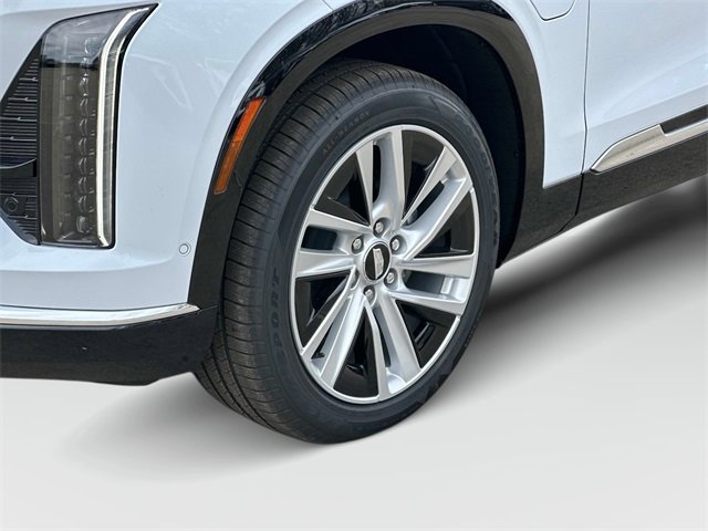 New 2026 Cadillac Vistiq Luxury w/ LPO, Floor Liner Package image 17