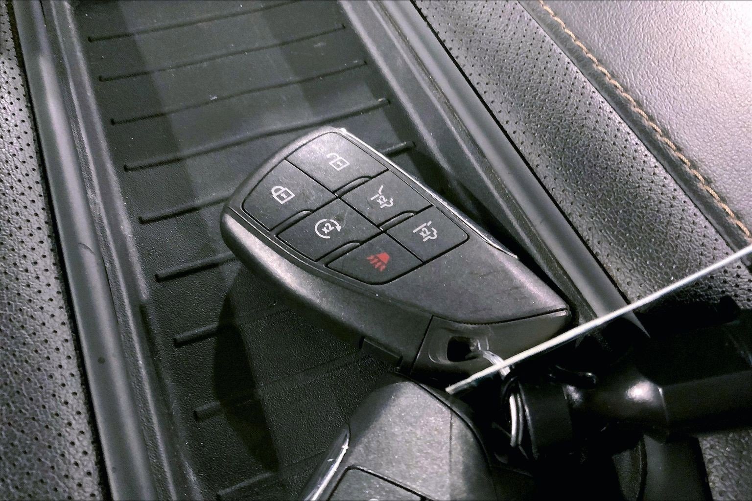 Used 2023 GMC Yukon XL AT4 image 13