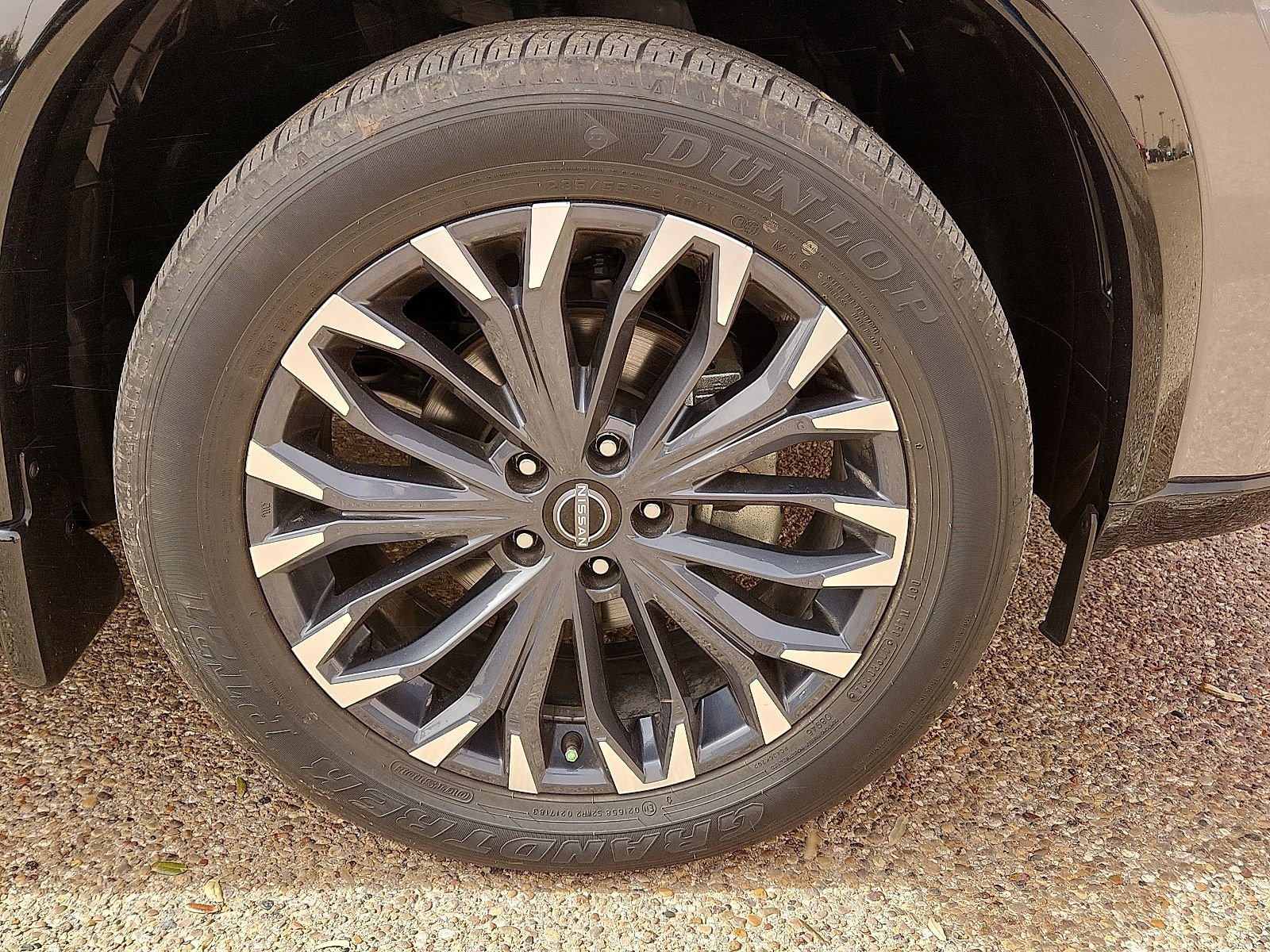 Used 2024 Nissan Rogue Platinum image 7