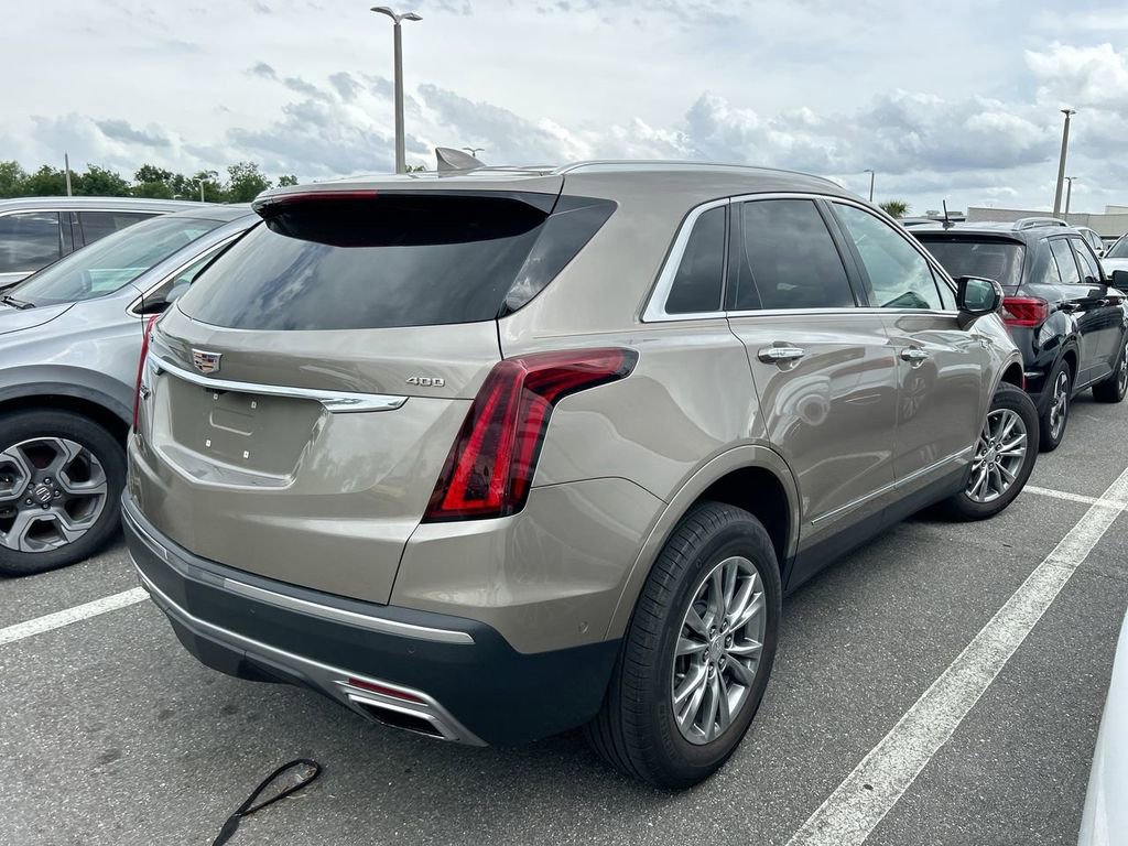 Used 2023 Cadillac XT5 Premium Luxury w/ Technology Package FWD image 2