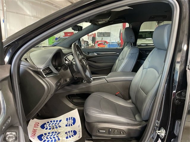 Used 2024 Buick Enclave Premium image 11