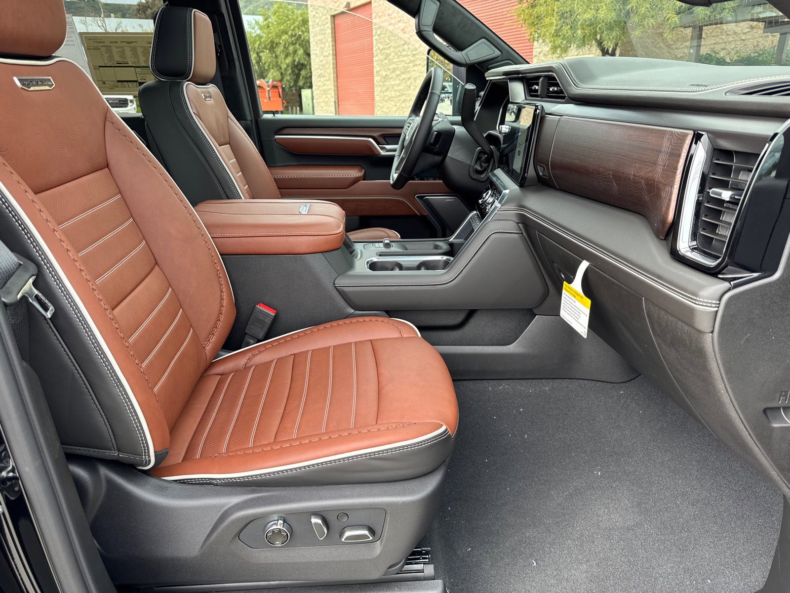 New 2026 GMC Sierra 3500 Denali Ultimate w/ LPO, Black Badging Package image 15