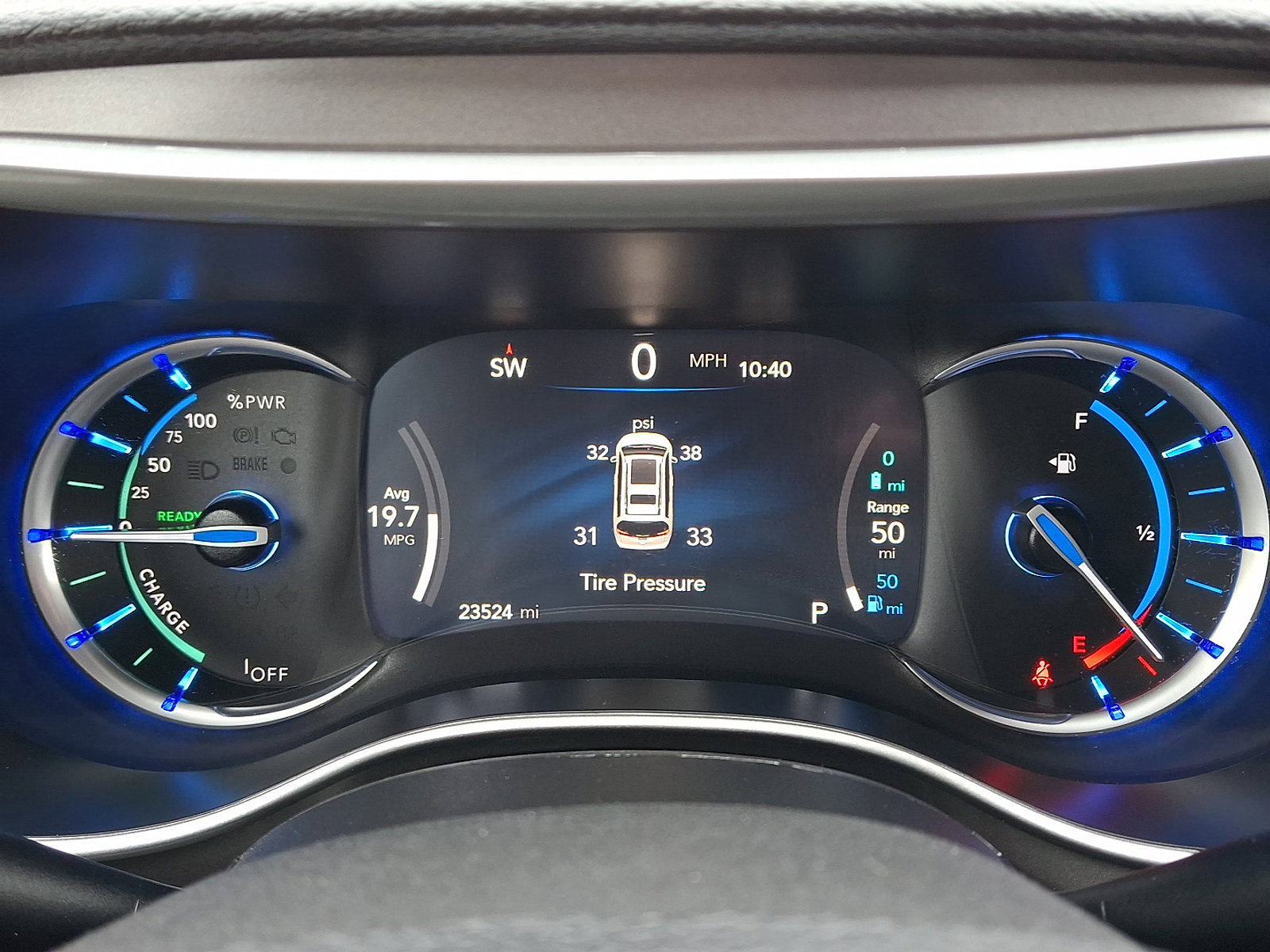 Used 2024 Chrysler Pacifica Select image 25