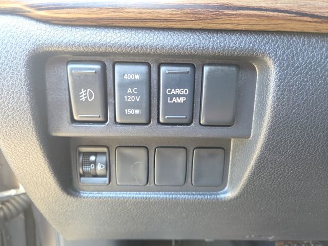 Used 2018 Nissan Titan SL image 19