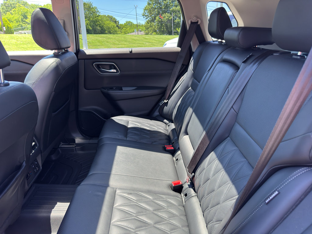 Used 2021 Nissan Rogue Platinum AWD/4WD image 24