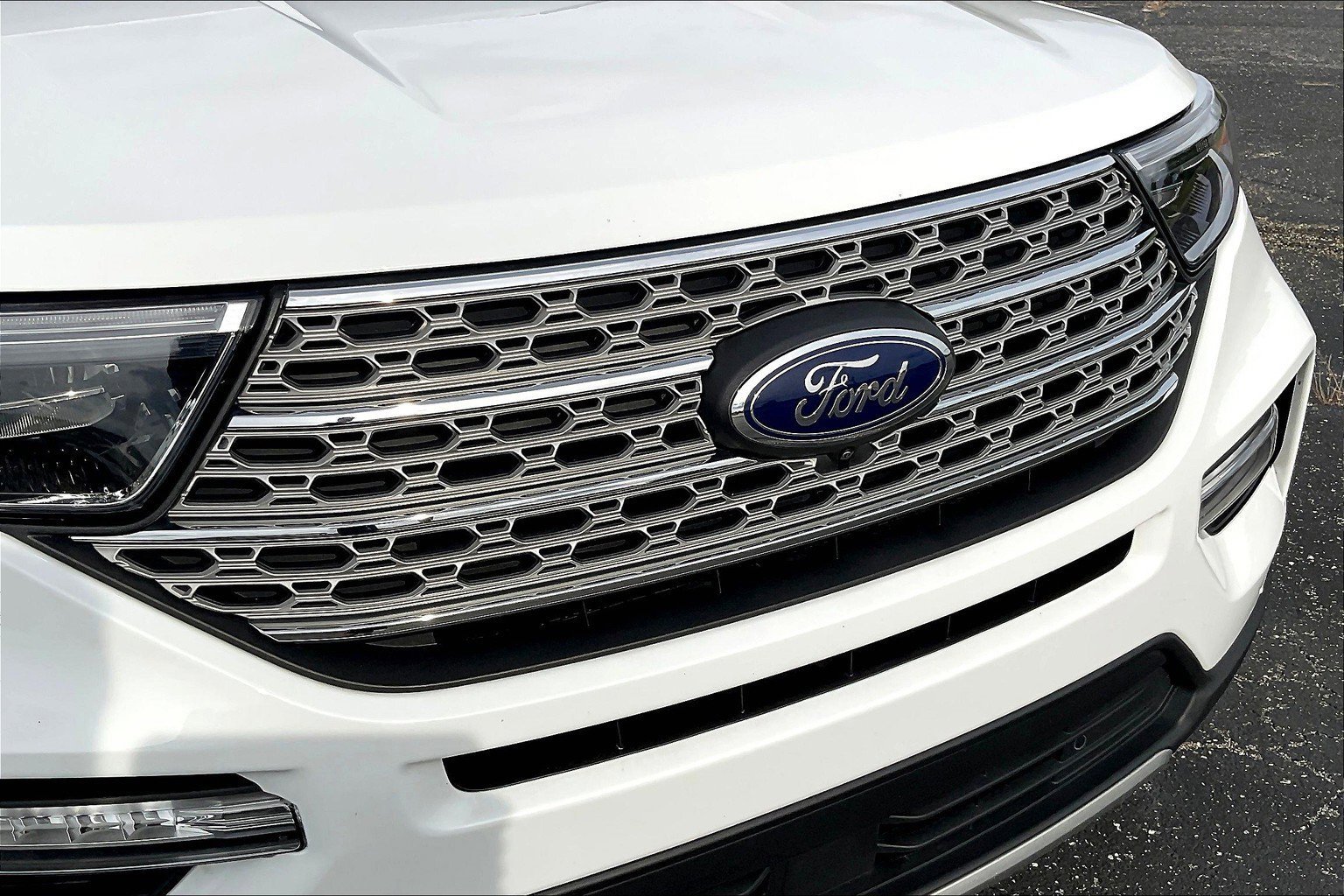 Used 2023 Ford Explorer Limited image 28