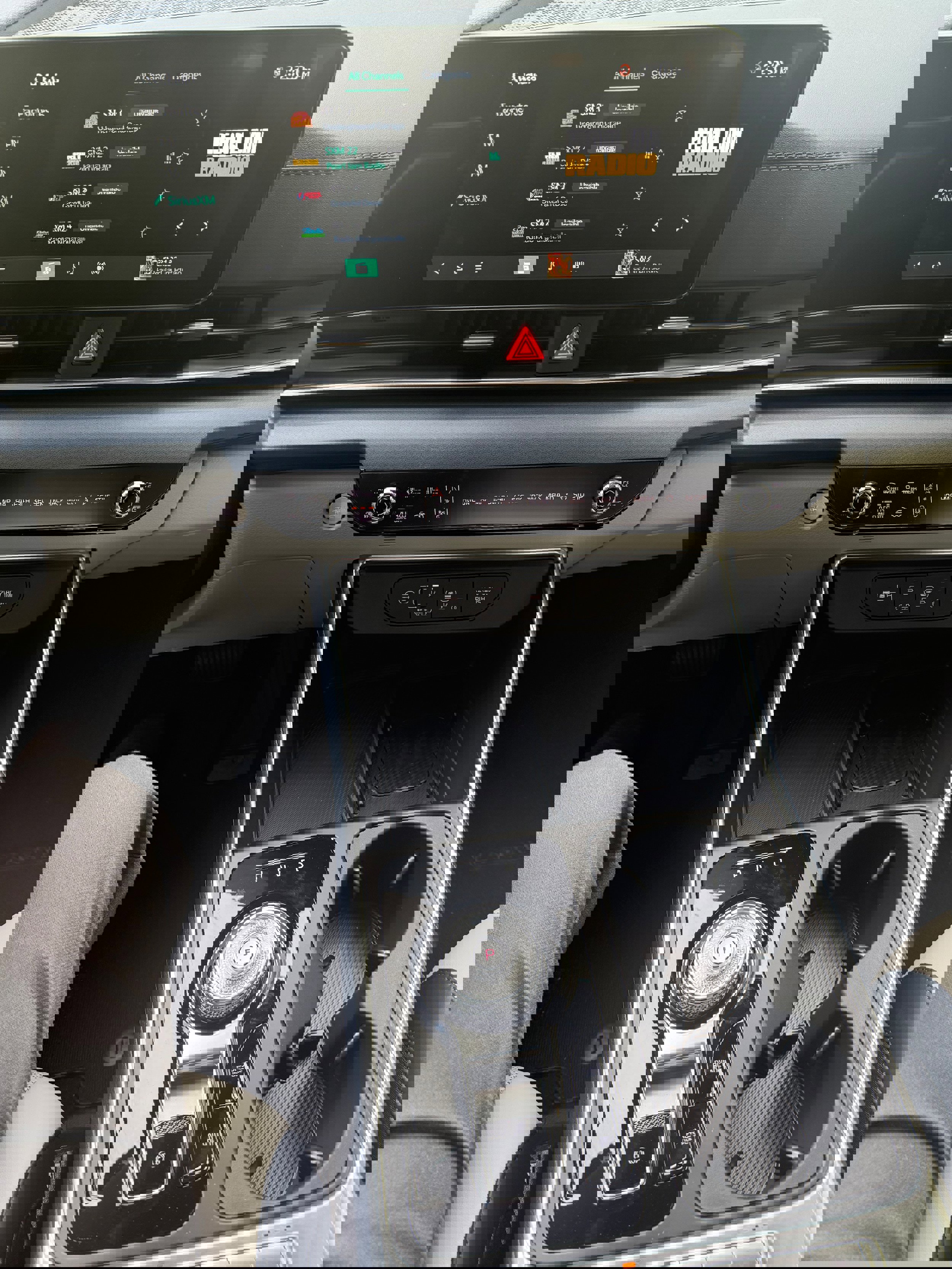 New 2025 Kia Carnival EX image 17