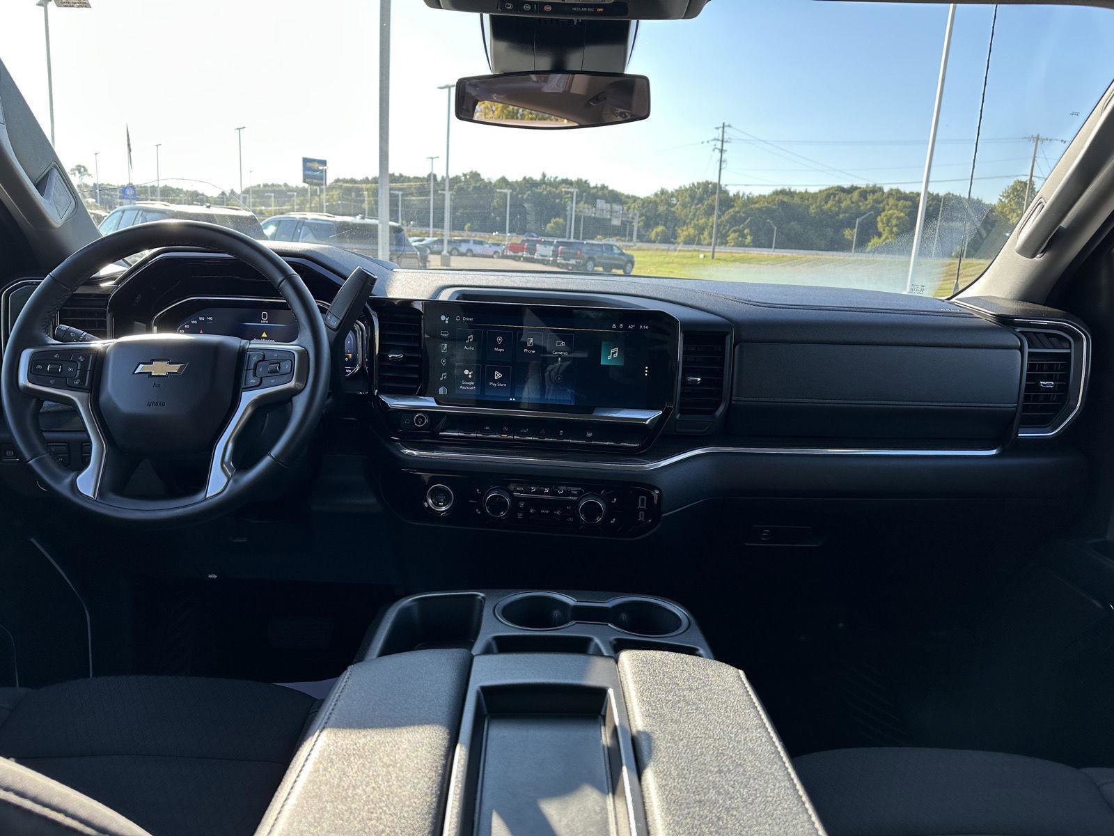 Used 2024 Chevrolet Silverado 1500 LT image 17