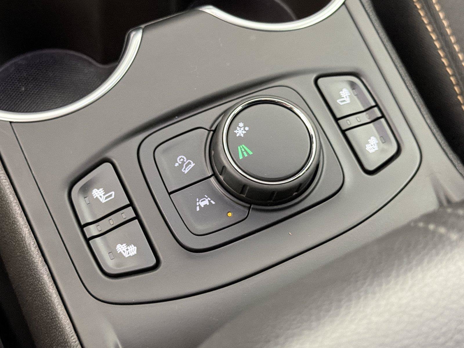 Certified 2020 GMC Terrain SLE w/ Driver Convenience Package FWD image 28
