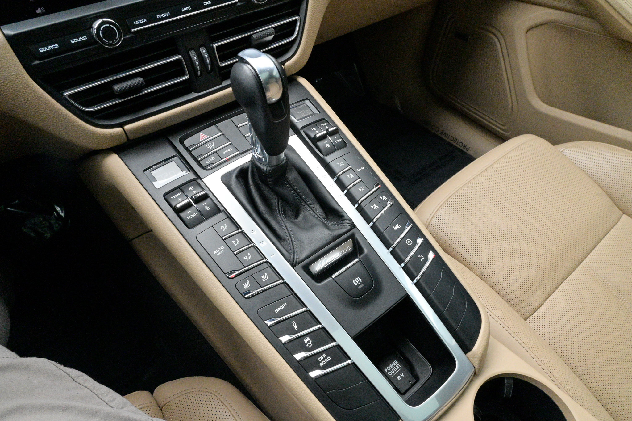 Used 2020 Porsche Macan image 29