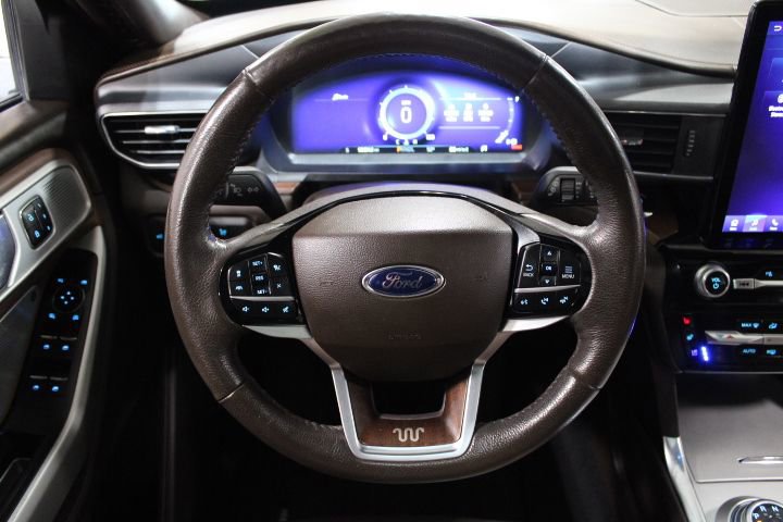 Used 2022 Ford Explorer King Ranch w/ Technology Package image 32
