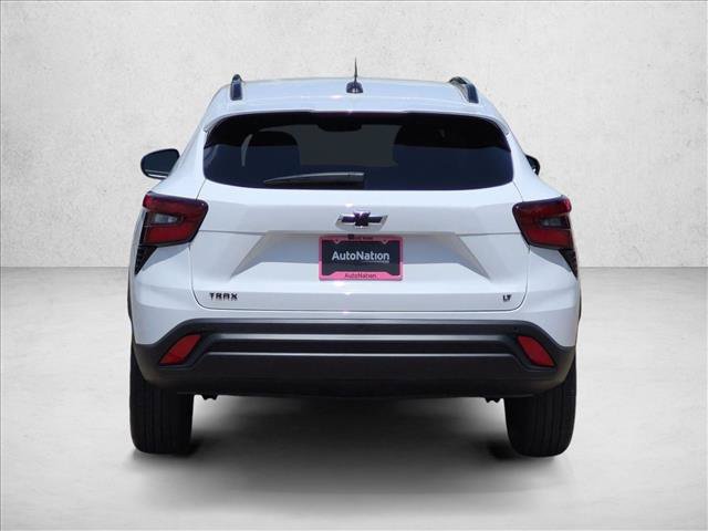 New 2026 Chevrolet Trax LT w/ Driver Confidence Package FWD image 8