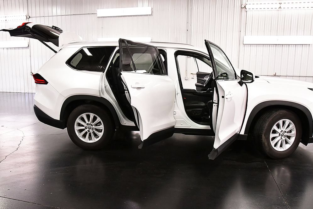 Used 2025 Toyota Grand Highlander AWD Hybrid image 33