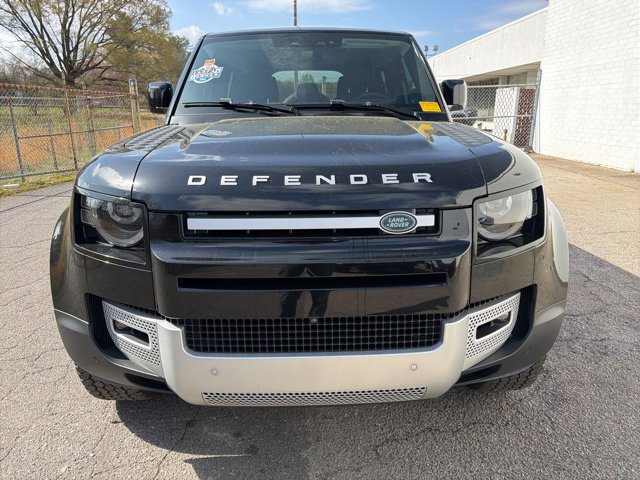 Used 2025 Land Rover Defender 110 SE AWD/4WD image 7
