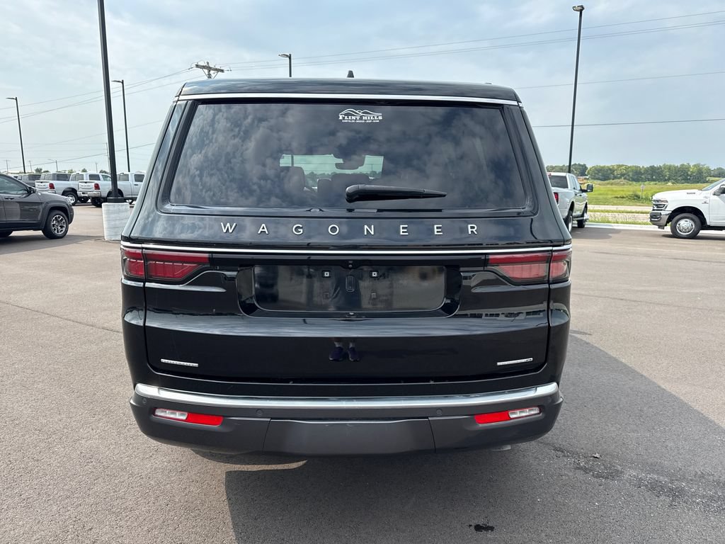 Used 2022 Jeep Wagoneer Series III w/ Premium Group I AWD/4WD image 4