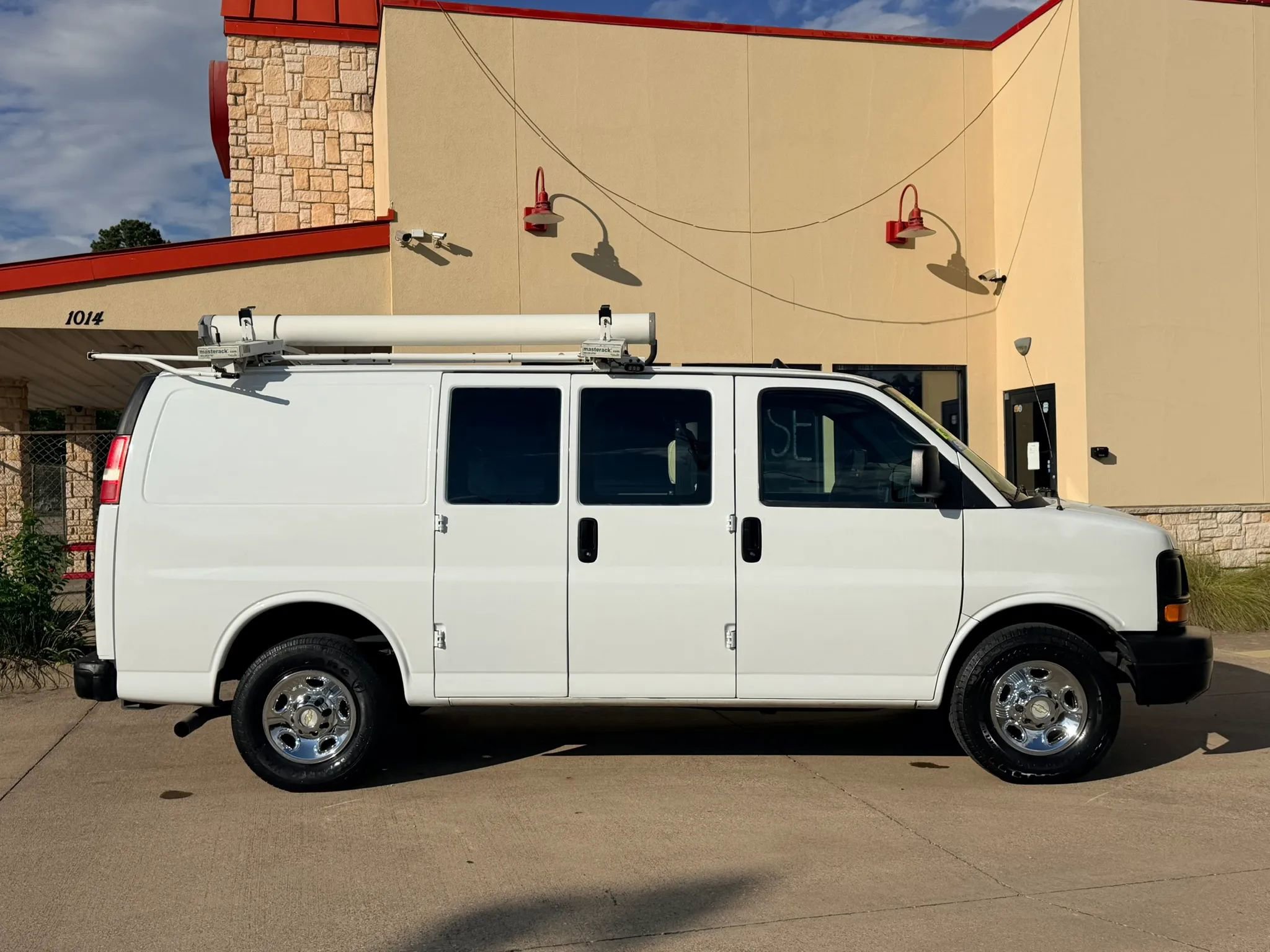 Used 2013 Chevrolet Express 2500 RWD image 6