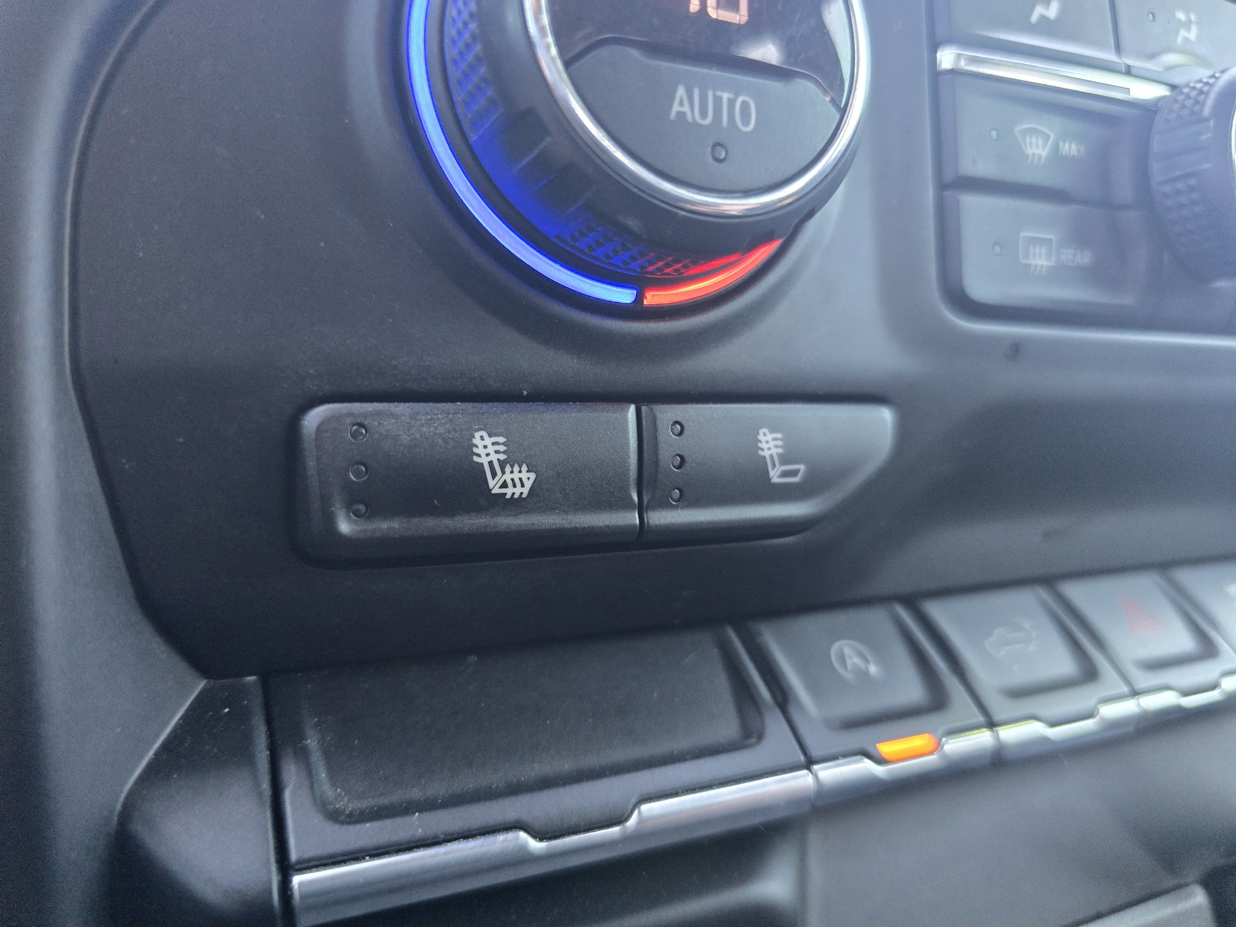 Used 2020 Chevrolet Silverado 1500 RST image 32