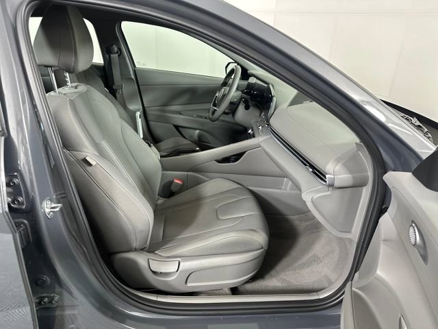 Certified 2024 Hyundai Elantra SEL image 29