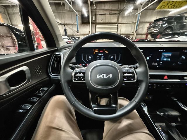 Used 2025 Kia Sorento SX Prestige w/ Olive Brown Leather Package image 13