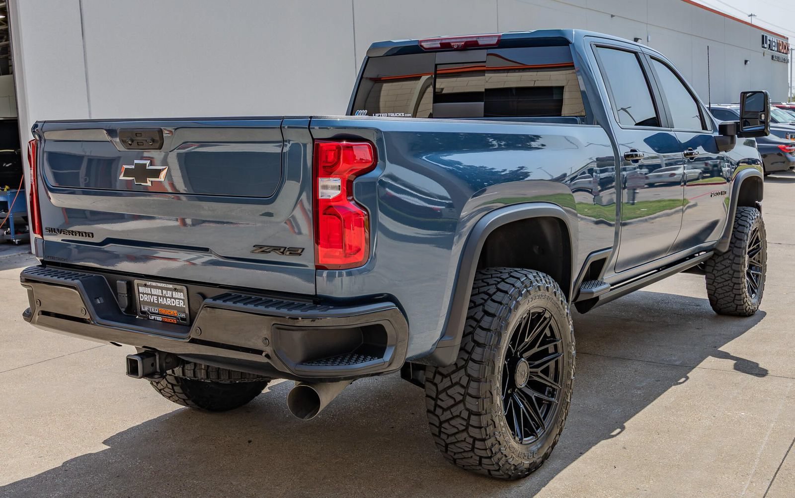 Used 2024 Chevrolet Silverado 2500 ZR2 w/ Technology Package AWD/4WD image 10