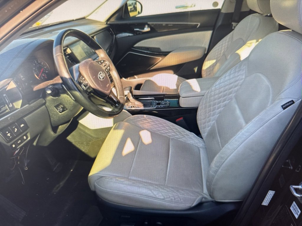 Used 2017 Kia Cadenza Limited image 13