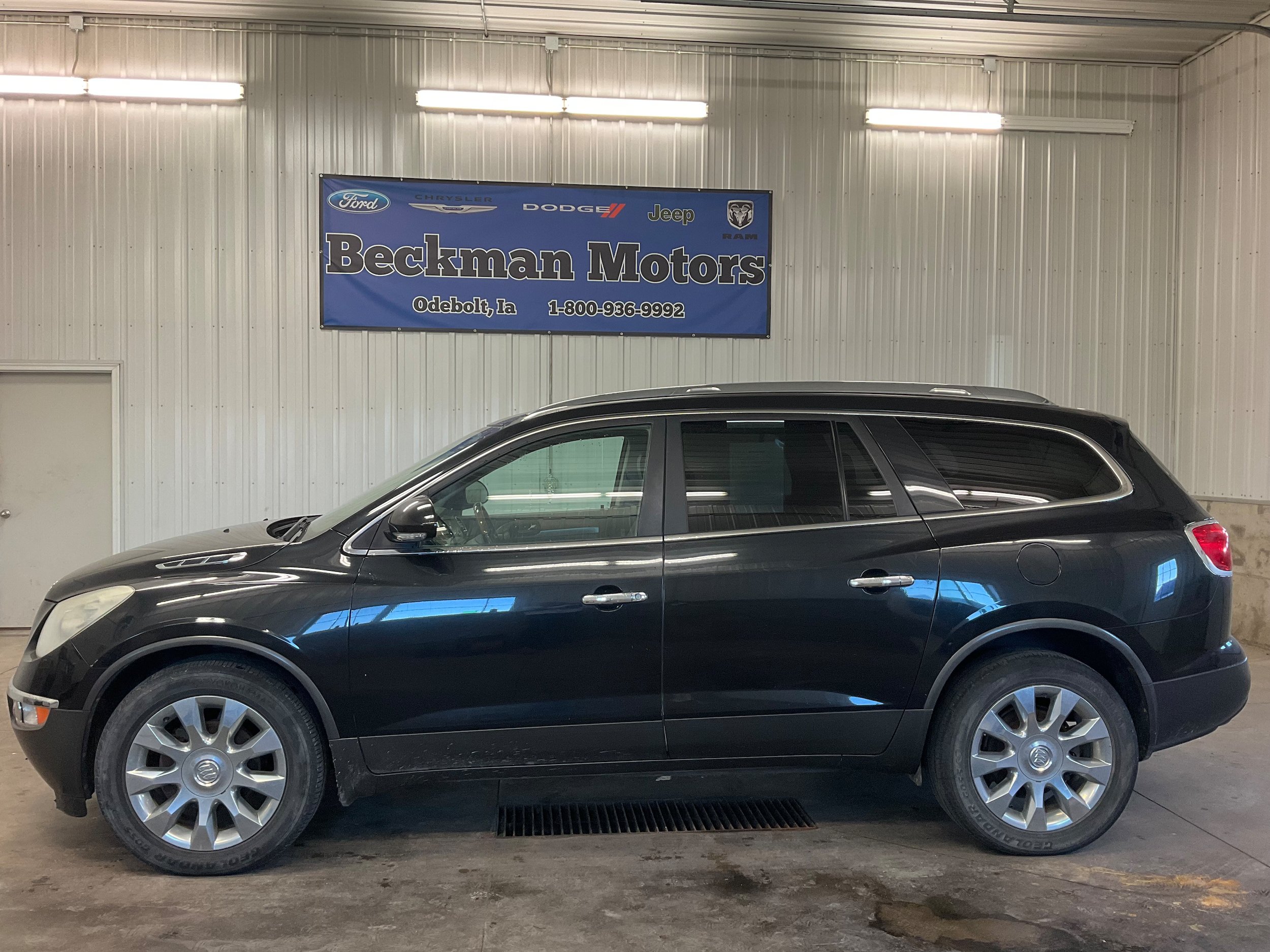 Used 2011 Buick Enclave CXL w/ Trailering Provision Package AWD/4WD image 2