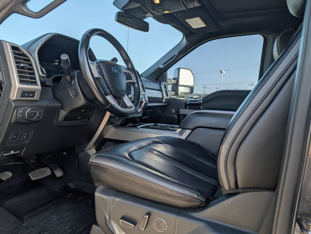 Certified 2020 Ford F250 Platinum w/ FX4 Off-Road Package AWD/4WD image 24