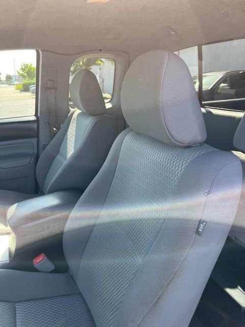 Used 2013 Toyota Tacoma 4x4 Access Cab V6 w/ SR5 Pkg image 11