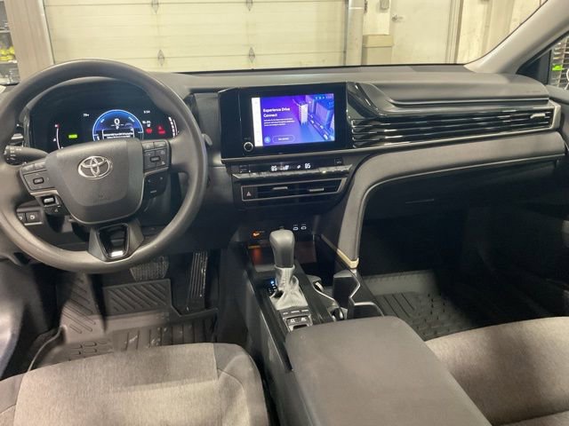 Used 2025 Toyota Camry LE image 12