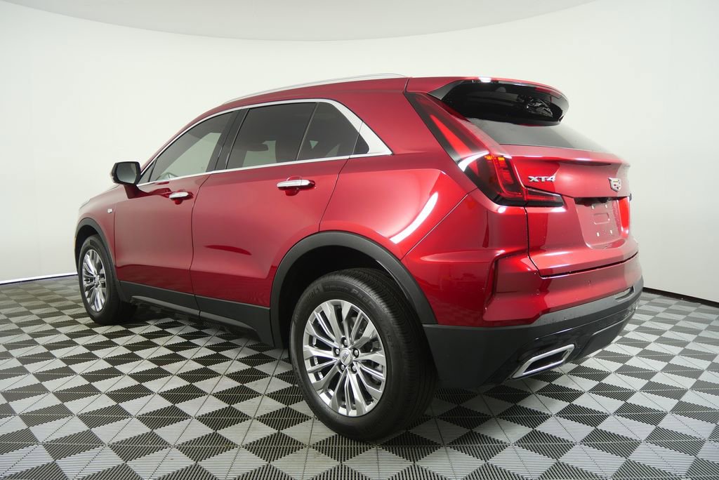 Used 2024 Cadillac XT4 Premium Luxury w/ Cold Weather Package image 5