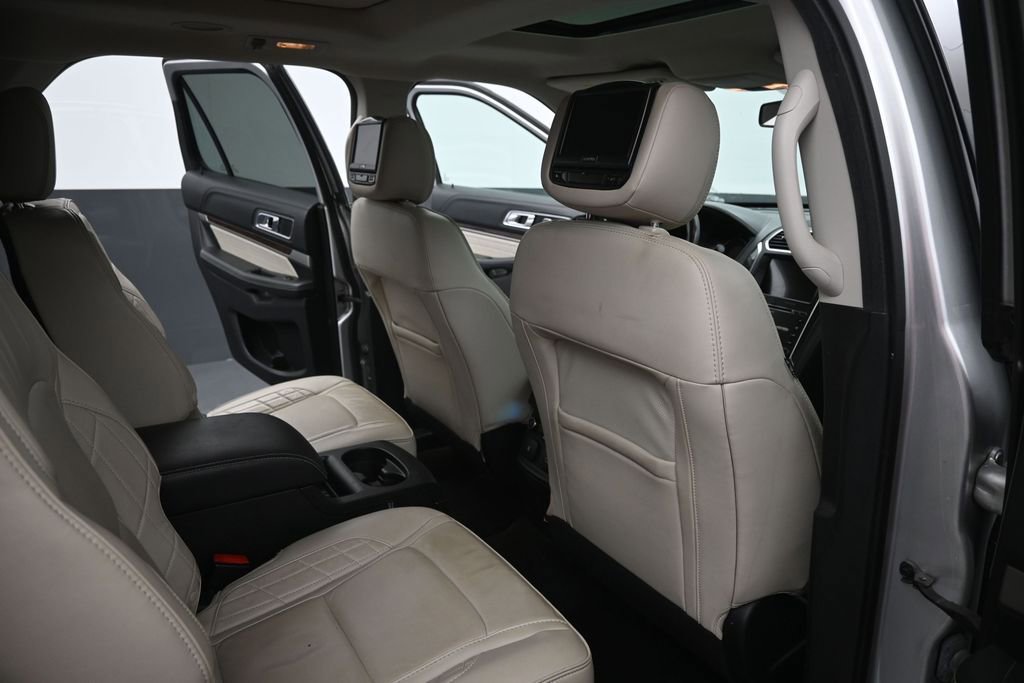 Used 2017 Ford Explorer Platinum AWD/4WD image 23