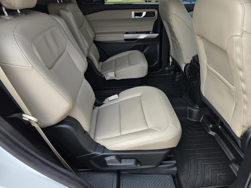 Used 2023 Ford Explorer XLT w/ Equipment Group 202A image 31