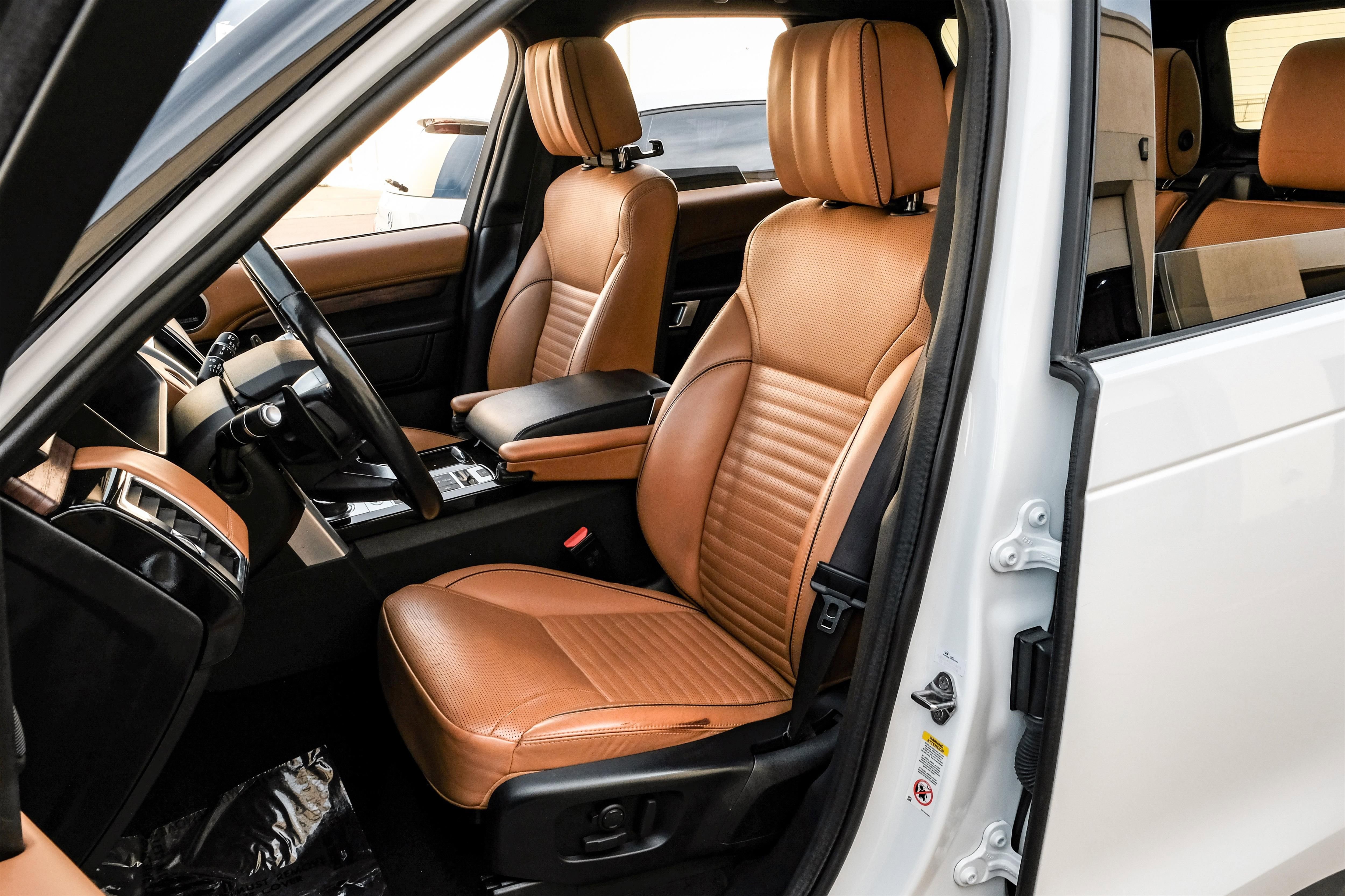 Used 2020 Land Rover Discovery HSE Luxury image 30